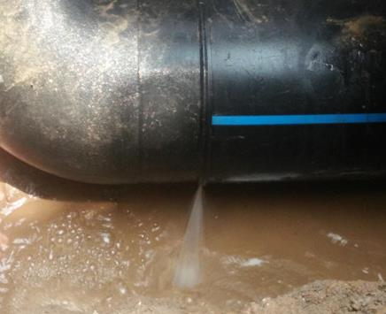 靖西楼顶渗水维修公司为大家分享下靖西卫生间漏水维修修补技术!